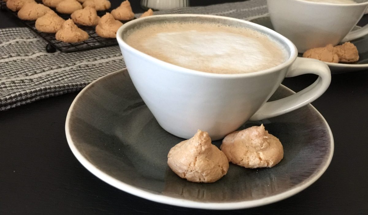 Amarettini zum Cappuccino