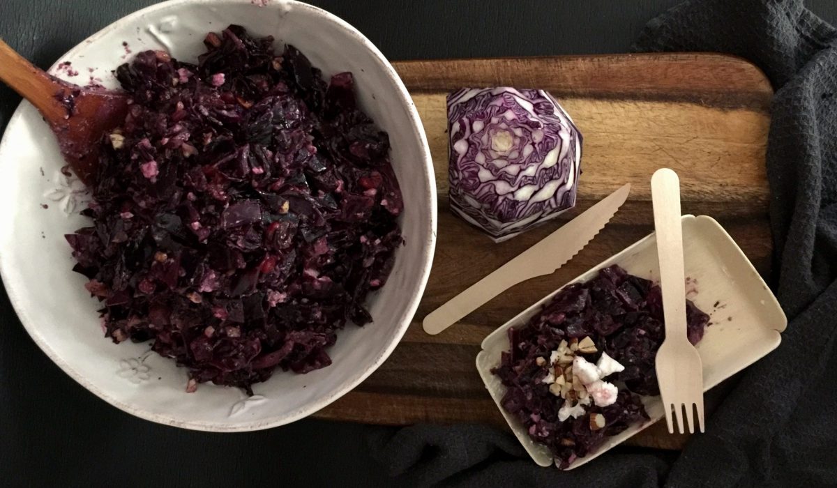 Rotkohl-Feta-Salat